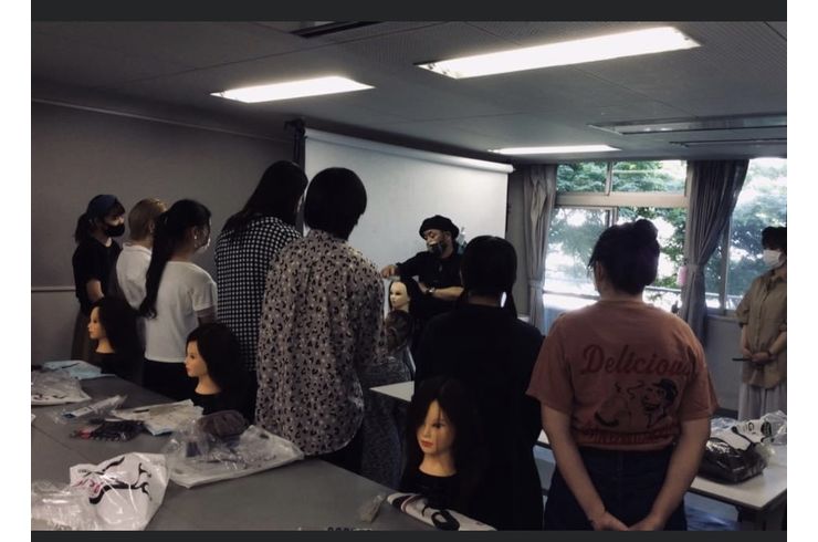 神戸の美容室アンティークビスからヘアメイクの授業のお手伝い 神戸のアットホームな美容室である当店をご利用ください