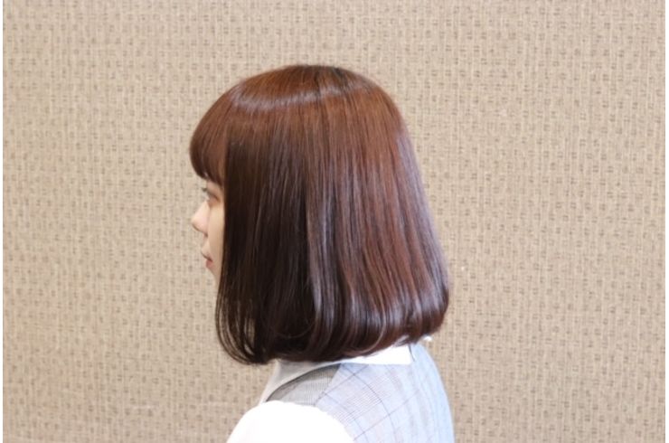 ロングヘアからバッサリ ボブにカットしました イメチェンもお任せの神戸の須磨の美容室アンティークビスです 神戸のアットホームな美容室である当店をご利用ください